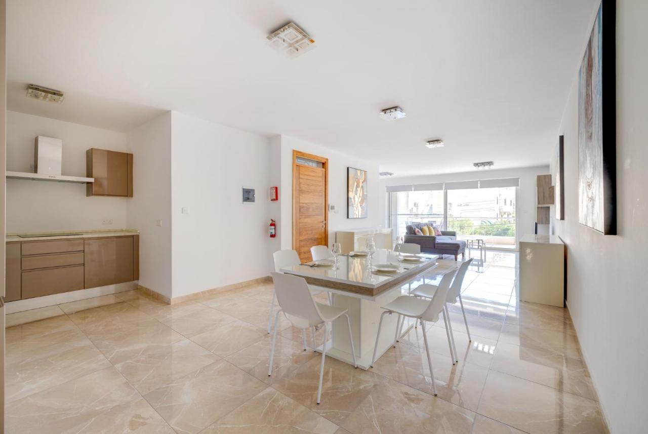 Marvellous 3Br Apartment In Central St Julians Saint Julian's Екстер'єр фото