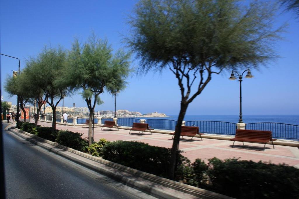 Marvellous 3Br Apartment In Central St Julians Saint Julian's Екстер'єр фото