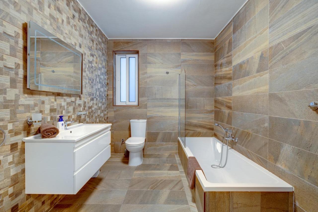 Marvellous 3Br Apartment In Central St Julians Saint Julian's Екстер'єр фото